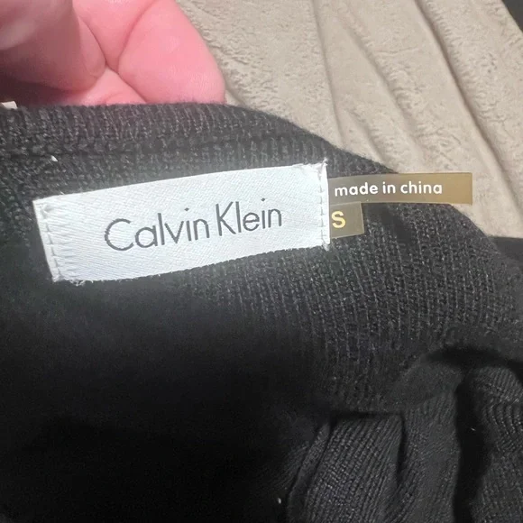 Calvin Klein Body Hugging Ruffle Front Belted Sweater Dress Size Small - Picture 3 of 3